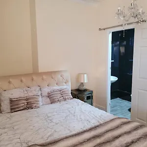Southfield 3*, Middlesbrough United Kingdom